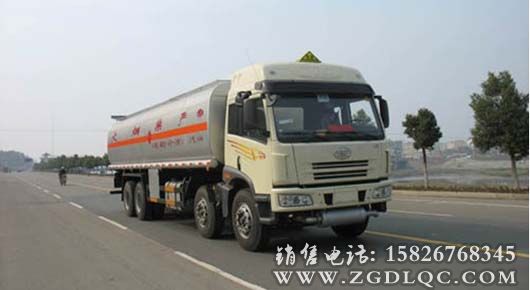 解放前四后八加油車 解放前四后八加油車